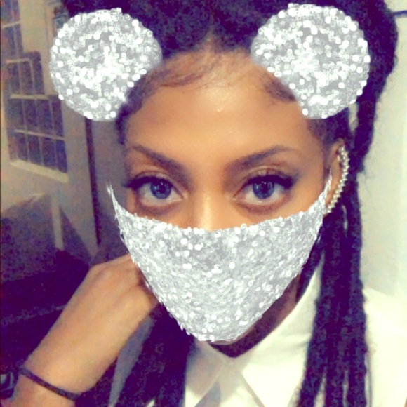 Meet your Posher, Lynzi - Picture 1 of 1